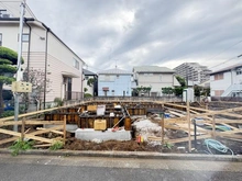 【東京都/調布市調布ケ丘】調布ヶ丘3丁目　新築戸建　B号棟 建築中の外観：全2区画。正面。