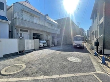 【東京都/世田谷区上北沢】世田谷区上北沢5丁目　戸建 外観：対象物件は写真左端