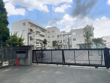 【東京都/調布市染地】プラウドシーズン調布 杉森小学校（現地より約250m）