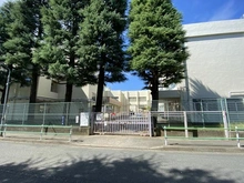 【東京都/調布市染地】プラウドシーズン調布 第三中学校（現地より約460m）