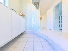 【東京都/大田区田園調布】大田区田園調布5丁目中古戸建 玄関