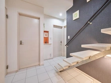 【東京都/世田谷区等々力】世田谷区等々力5丁目中古戸建 玄関