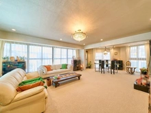 【東京都/世田谷区等々力】世田谷区等々力7丁目店舗付き住宅 リビング：【家具調度品は価格に含まれません】