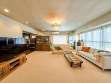 【東京都/世田谷区等々力】世田谷区等々力7丁目店舗付き住宅 リビング：【家具調度品は価格に含まれません】