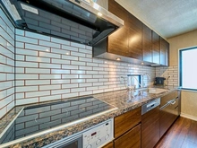 【東京都/世田谷区等々力】世田谷区等々力7丁目店舗付き住宅 キッチン：IHクッキングヒーター