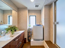 【東京都/世田谷区等々力】世田谷区等々力7丁目店舗付き住宅 洗面室：【家具調度品は価格に含まれません】