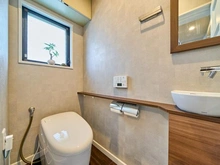 【東京都/世田谷区等々力】世田谷区等々力7丁目店舗付き住宅 トイレ：【家具調度品は価格に含まれません】