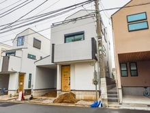 【東京都/練馬区平和台】練馬区平和台2丁目新築戸建 C号棟 建築中の外観：全3棟(C棟)写真中央