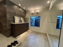 【東京都/世田谷区赤堤】世田谷区赤堤4丁目新築戸建 玄関