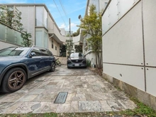 【東京都/世田谷区等々力】世田谷区等々力一丁目中古戸建 アプローチ：正面、右側