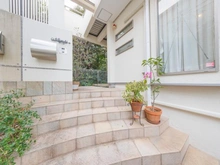 【東京都/世田谷区等々力】世田谷区等々力一丁目中古戸建 玄関ポーチ