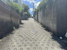 【神奈川県/川崎市麻生区金程】川崎市麻生区金程一丁目中古戸建 前面道路
