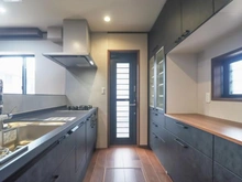 【神奈川県/川崎市麻生区上麻生】川崎市麻生区上麻生2丁目　二世帯邸宅 キッチン：1階