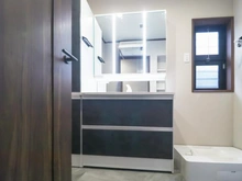 【神奈川県/川崎市麻生区上麻生】川崎市麻生区上麻生2丁目　二世帯邸宅 洗面室：1階