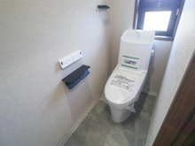 【神奈川県/川崎市麻生区上麻生】川崎市麻生区上麻生2丁目　二世帯邸宅 トイレ：2階