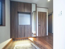 【神奈川県/川崎市麻生区上麻生】川崎市麻生区上麻生2丁目　二世帯邸宅 玄関