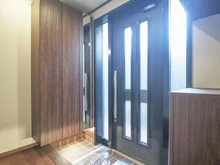 【神奈川県/川崎市麻生区上麻生】川崎市麻生区上麻生2丁目　二世帯邸宅 玄関