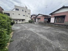 【神奈川県/秦野市鶴巻南】秦野市鶴巻南4丁目　中古戸建・診療所 駐車場