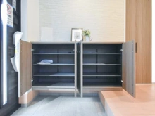 【東京都/町田市南大谷】町田市南大谷7丁目　新築戸建2号棟 玄関：シューズインクローゼット付き