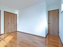 【神奈川県/川崎市麻生区千代ケ丘】川崎市麻生区千代ケ丘8丁目　中古戸建 洋室：約7.2帖