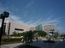 【神奈川県/川崎市麻生区千代ケ丘】川崎市麻生区千代ケ丘8丁目　中古戸建 新百合ヶ丘駅前広場（現地より約1,900m）：