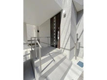 【神奈川県/横浜市港北区小机町】港北区小机町　新築戸建　B号棟/全2棟 アプローチ