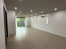 【神奈川県/横浜市港北区日吉本町】 港北区日吉本町5丁目　戸建 洋室：1階 (22.5帖)