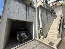 【神奈川県/横浜市鶴見区梶山】鶴見区梶山2丁目　二世帯住宅 アプローチ