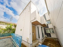 【神奈川県/横浜市港北区日吉本町】港北区日吉本町3丁目　新築戸建　B号棟/全3棟 外観：全３棟／中央