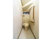 【神奈川県/横浜市金沢区六浦南】横浜市金沢区六浦南二丁目　中古戸建 トイレ