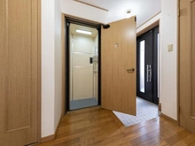 【神奈川県/横須賀市船越町】横須賀市船越町6丁目 中古戸建 ホームエレベーター:生活の質の向上や家事の効率化を実施するホームエレベーター