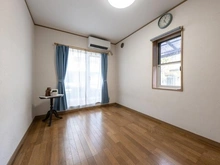 【神奈川県/横須賀市船越町】横須賀市船越町6丁目 中古戸建 洋室:各居室は2面採光です