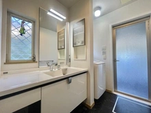 【神奈川県/横浜市金沢区富岡西】金沢区富岡西1丁目　中古戸建 洗面室：リフォーム交換済