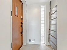 【神奈川県/横浜市鶴見区岸谷】横浜市鶴見区岸谷3丁目　中古戸建 玄関