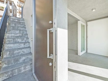 【神奈川県/横浜市鶴見区岸谷】横浜市鶴見区岸谷3丁目　中古戸建 外階段