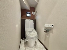 【神奈川県/横浜市金沢区釜利谷西】横浜市金沢区釜利谷西3丁目　新築戸建 トイレ：1階