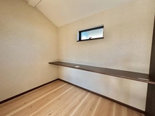 【神奈川県/横浜市金沢区釜利谷西】横浜市金沢区釜利谷西3丁目　新築戸建 フリースペース：ワークスペースとしてもご利用可能です