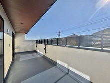 【神奈川県/横浜市金沢区釜利谷西】横浜市金沢区釜利谷西3丁目　新築戸建 バルコニー