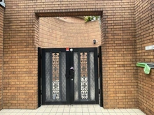 【神奈川県/横浜市港南区港南】港南区港南一丁目　戸建 玄関