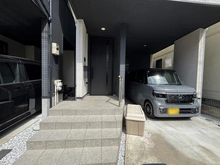 【神奈川県/鎌倉市岡本】鎌倉市岡本1丁目　戸建 アプローチ