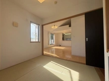 【神奈川県/横浜市栄区笠間】横浜市栄区笠間三丁目　戸建 和室：和室～リビング