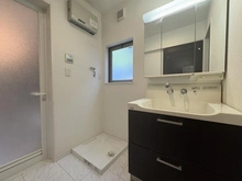 【神奈川県/横浜市栄区笠間】横浜市栄区笠間三丁目　戸建 洗面室