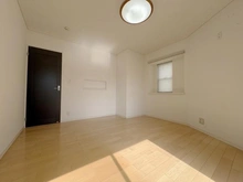 【神奈川県/横浜市栄区笠間】横浜市栄区笠間三丁目　戸建 サービスルーム（納戸）：1階8.1帖サービスルーム