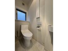 【神奈川県/横浜市栄区笠間】横浜市栄区笠間三丁目　戸建 トイレ：2階トイレ