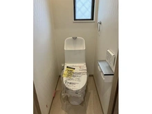 【神奈川県/横浜市港南区港南台】横浜市港南区港南台8丁目　戸建 トイレ：1階