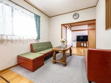 【神奈川県/横浜市栄区笠間】横浜市栄区笠間1丁目　戸建 ダイニング：（奥）洋室