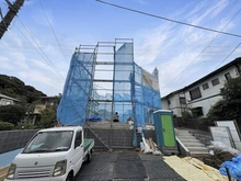 【神奈川県/鎌倉市今泉台】鎌倉市今泉台5丁目　新築戸建　1号棟/全2棟 建築中の外観：全2棟