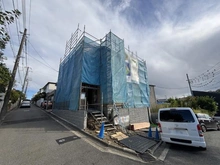 【神奈川県/横浜市栄区元大橋】横浜市栄区元大橋1丁目　新築戸建　/全1棟 建築中の外観