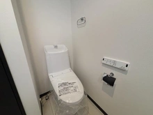 【神奈川県/鎌倉市大船】鎌倉市大船4丁目新築戸建　2号棟/全3棟 トイレ