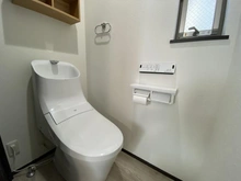 【神奈川県/横浜市港北区大倉山】港北区大倉山6丁目中古戸建 トイレ：2階